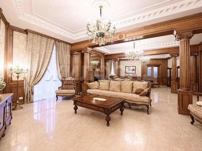 В гостиной оборудован камин. | Источник: «Жилфонд» / N1