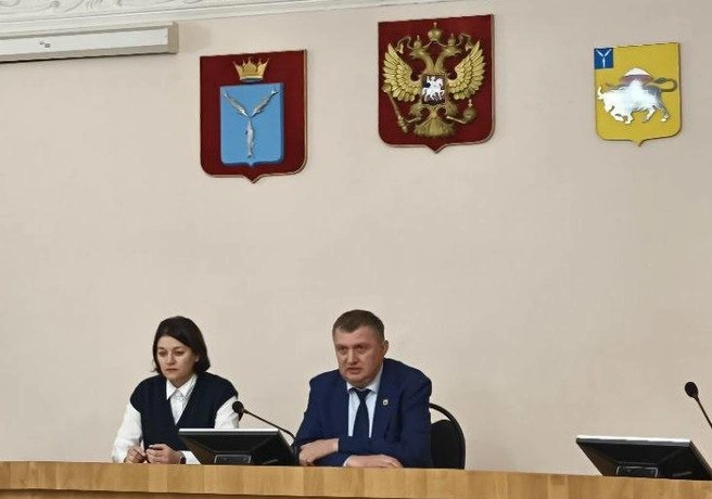 Первый замглавы Энгельсского района Евгений Шпольский мог быть допрошен силовиками | Источник: Новости Энгельсского района / Telegram