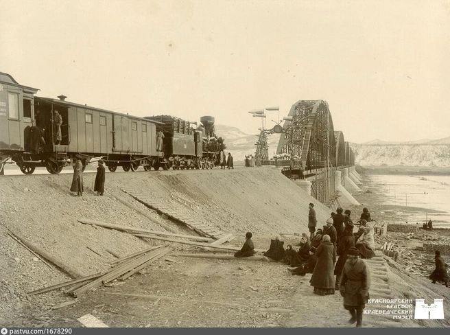 Подготовка к испытаниям моста, 1899 год | Источник: pastvu.com
