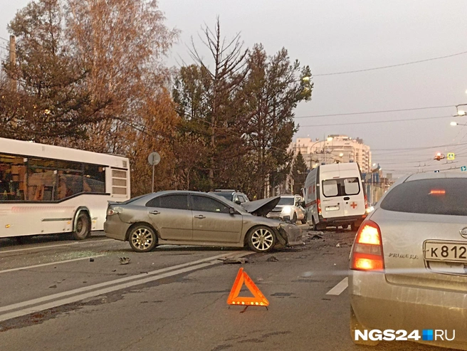 Так место ДТП выглядит спустя несколько часов после аварии | Источник: читатель NGS24.RU