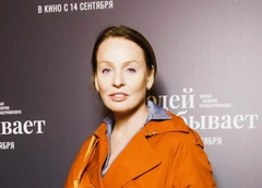 «Не понимала, как можно отдать своего ребенка»: Жанна Эппле о том, почему долго не прощала маму