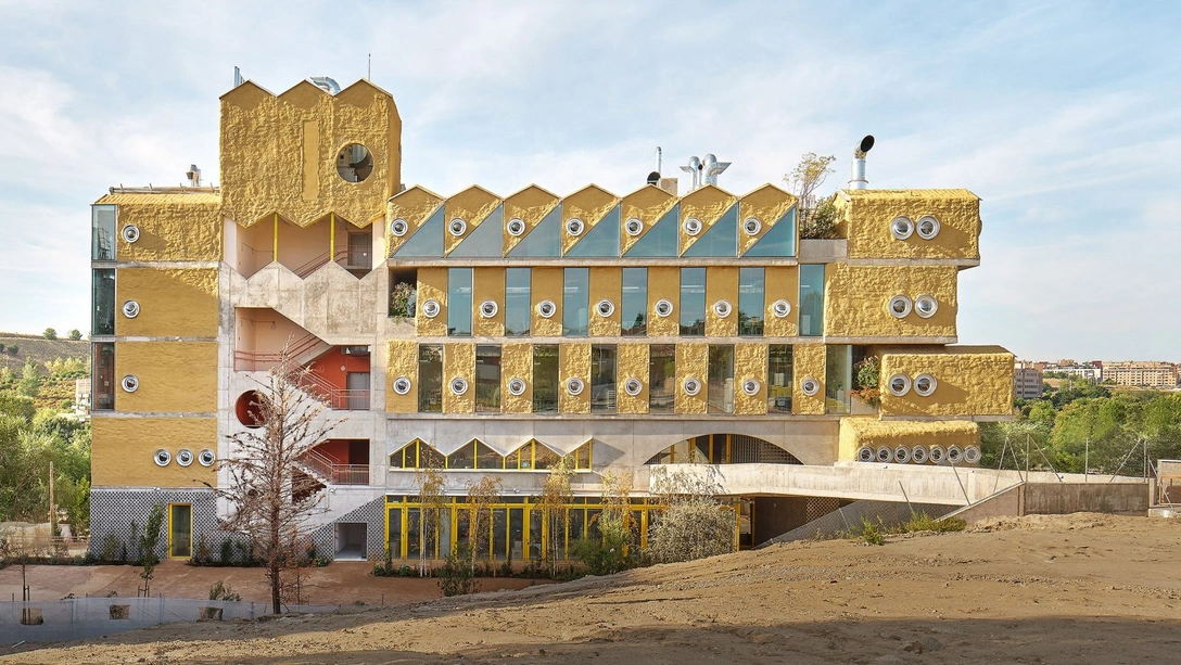 Школа Реджио в пригороде Мадрида | Источник: Хосе Эвиа