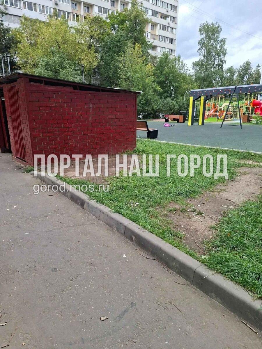 Дворники убрали мусор  | Источник: gorod.mos.ru