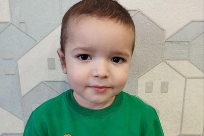 Уральскому мальчику сделали второе ухо в США