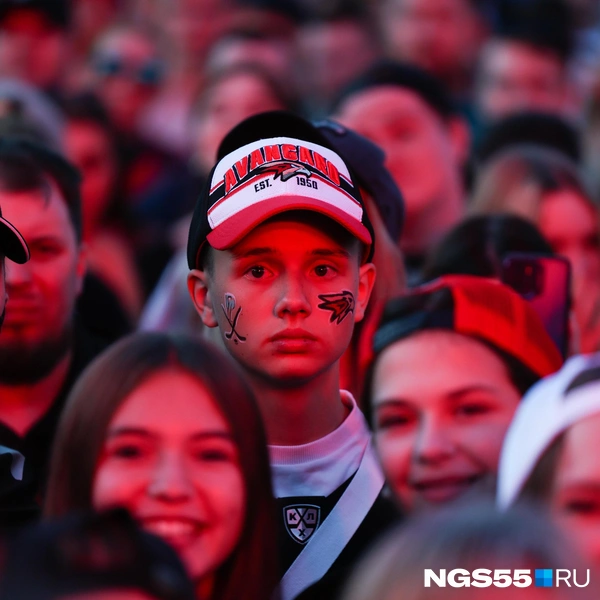 А этот болельщик почему-то загрустил | Источник: Евгений Софийчук / NGS55.RU
