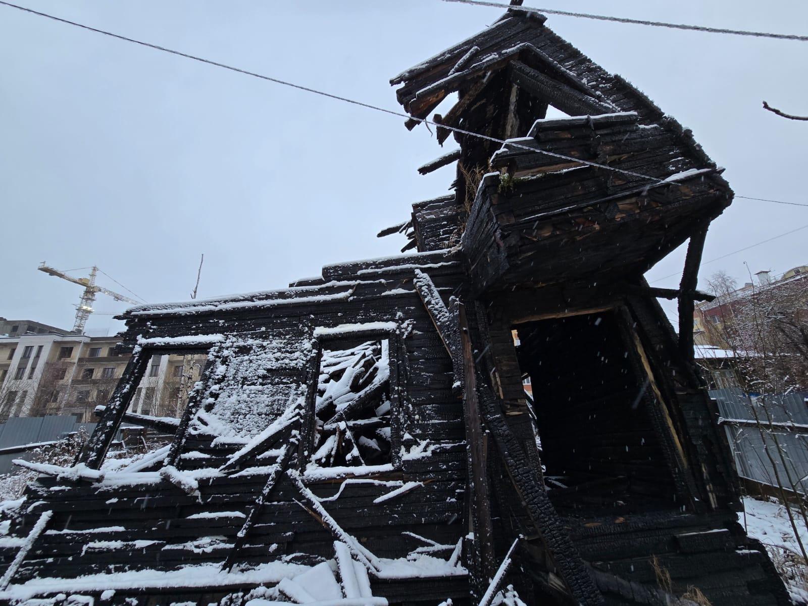 Власти Архангельска предложили взять в аренду сгоревший архитектурный памятник