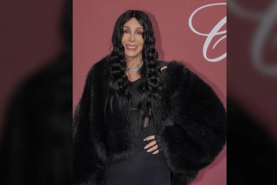 Шер отобрала внимание на свадьбе сына