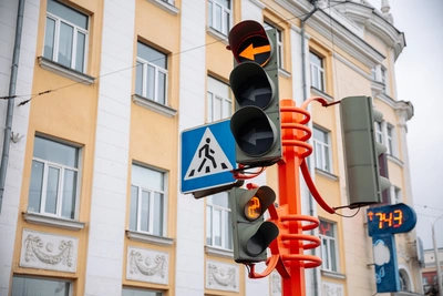 Светофоры у драмтеатра в Кемерове заработают в декабре