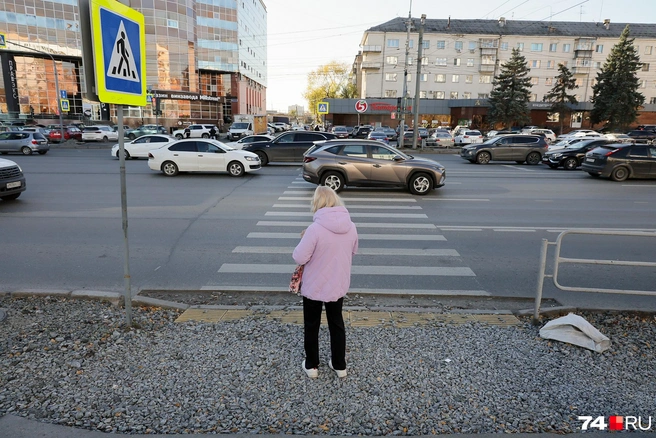 То ли асфальта, то ли плитки на всё не хватило | Источник: Наталья Лапцевич