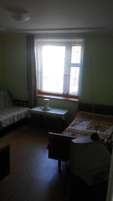 Самое бюджетное предложение на новогодние праздники. 30-метровая квартира в Алуште за 1200 рублей в сутки | Источник: с сайта sutuchno.ru