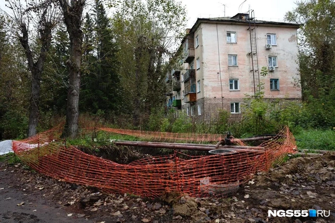Ремонт коммуникаций продолжается до сих пор | Источник: Евгений Софийчук / NGS55.RU