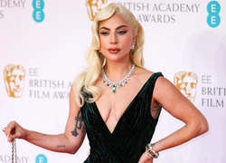 BAFTA-2022: самые стильные звезды на ковровой дорожке церемонии