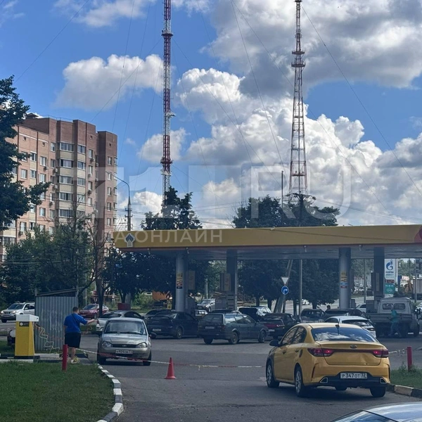 «Роснефть» на Зеленстрое в районе 15:20 | Источник: Александр Горбанев / 71.ru 