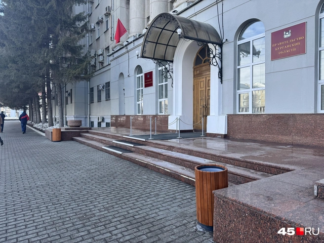 В думу Зауралья решили впускать журналистов выборочно  | Источник: Юлия Король