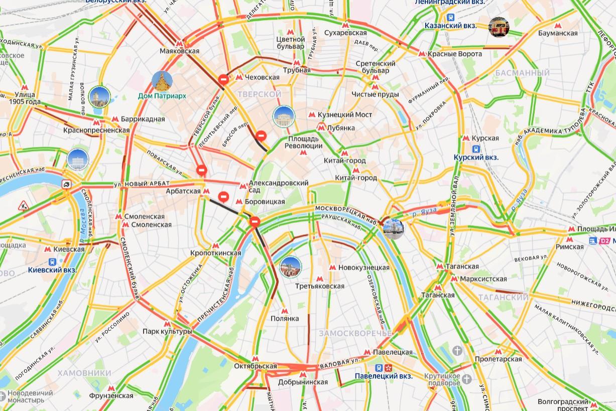 «Не лезьте на Садовое!» На фоне перекрытий Москву парализовали пробки в 7 баллов