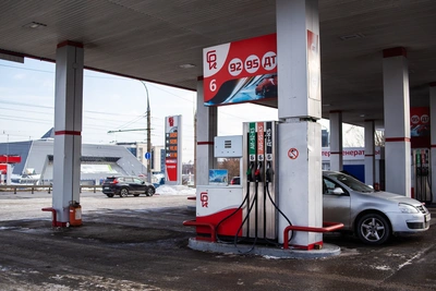 Бензин подешевел на заправках Иркутска