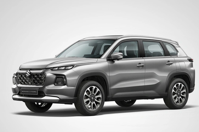 Современная Maruti/Suzuki Grand Vitara&nbsp;— это кроссовер с подключаемым полным приводом длиной 4,3 метра. Он оснащается 1,5-литровыми моторами, правда, малой мощности (103&nbsp;л.&nbsp;с.). Есть гибридные варианты (115&nbsp;л.&nbsp;с.). Зато и цена стартует всего от 1&nbsp;млн рублей (в переводе с рупий) | Источник: Suzuki