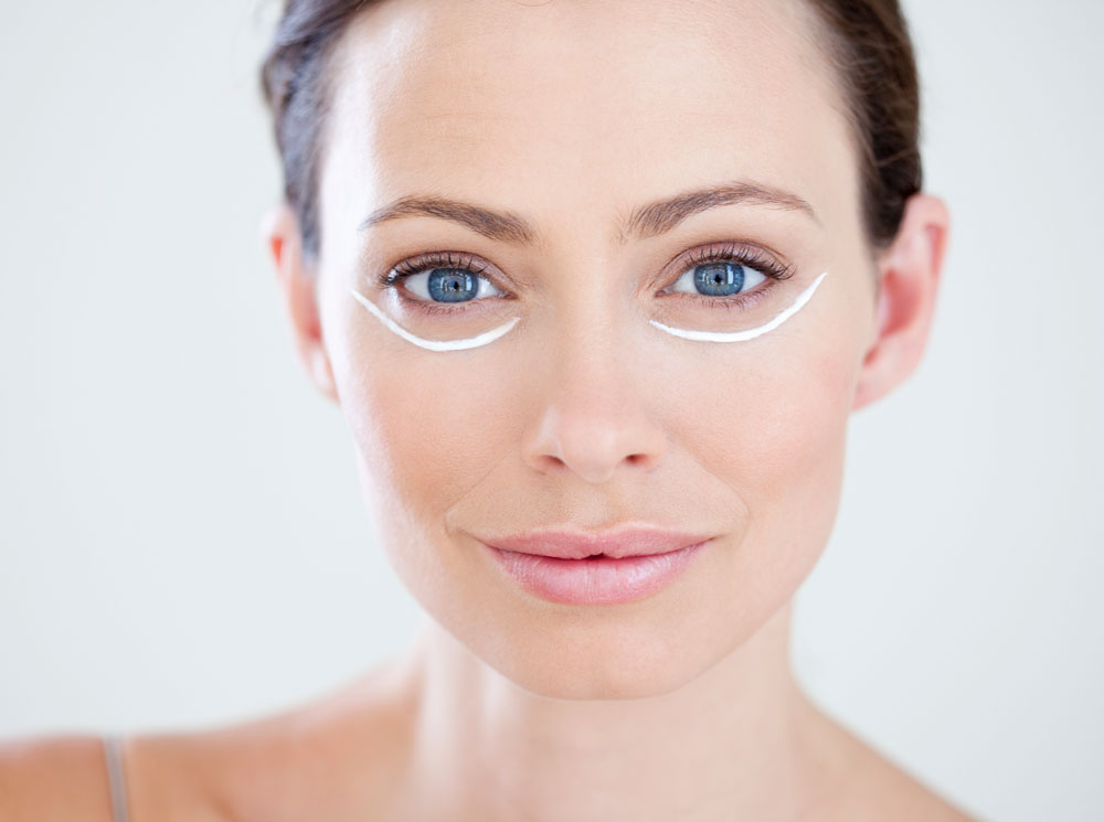 7 суперсредств для ухода за кожей вокруг глаз | marieclaire.ru