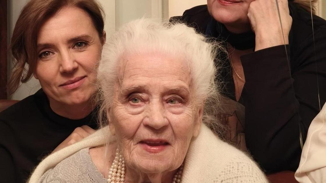 Мать Ирины Алферовой Ксения Архиповна умерла в возрасте 104 лет