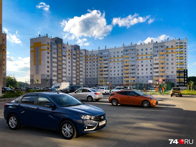 Не районы, а парковки с вкраплениями домов | Источник: Артем Краснов