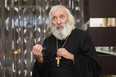 Well-known priest Protopriest Yevgeny Sokolov dies in Arkhangelsk