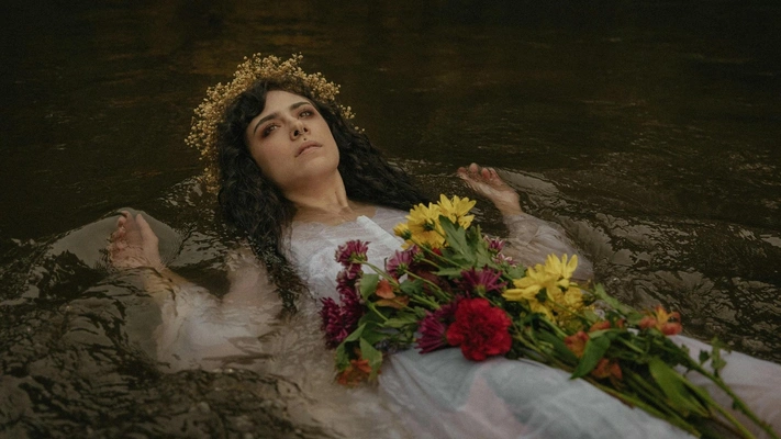 Метафорическая карта дня: Выберите карту и узнайте, что вы скрываете от всех в глубине души