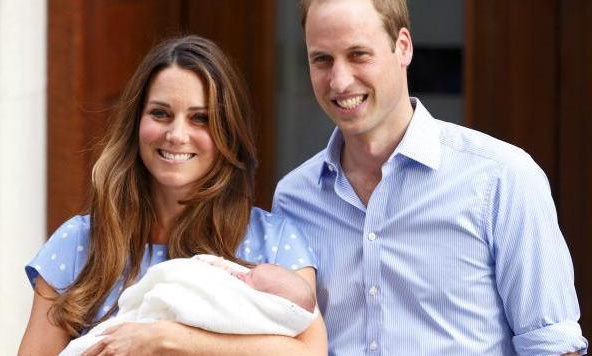 Проверено на королевской семье: почему мы держим младенцев именно на этой руке