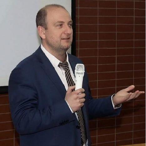 Эдуард Коложвари