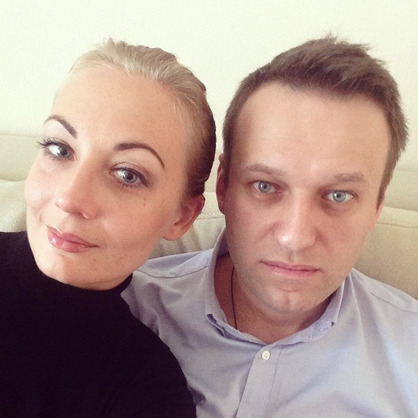 Фото №2 - «Мой муж — не ваша собственность»: Юлия Навальная обратилась к доктору Рошалю