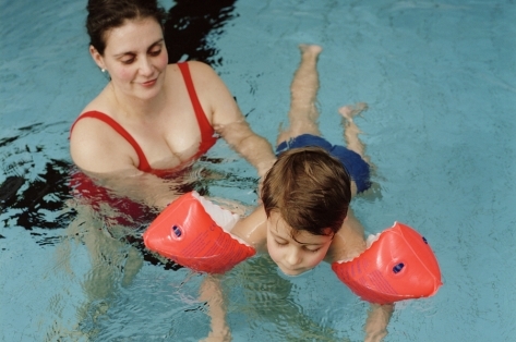 Как научить ребенка плавать и нырять