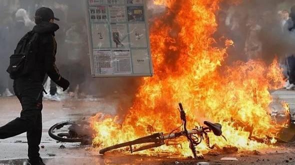 Сотни школ закрыли из-за массовых протестов во Франции: чем недовольны ученики