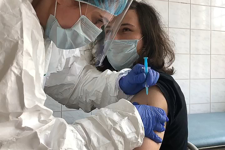Российская вакцина сформировала у добровольцев иммунитет к коронавирусу