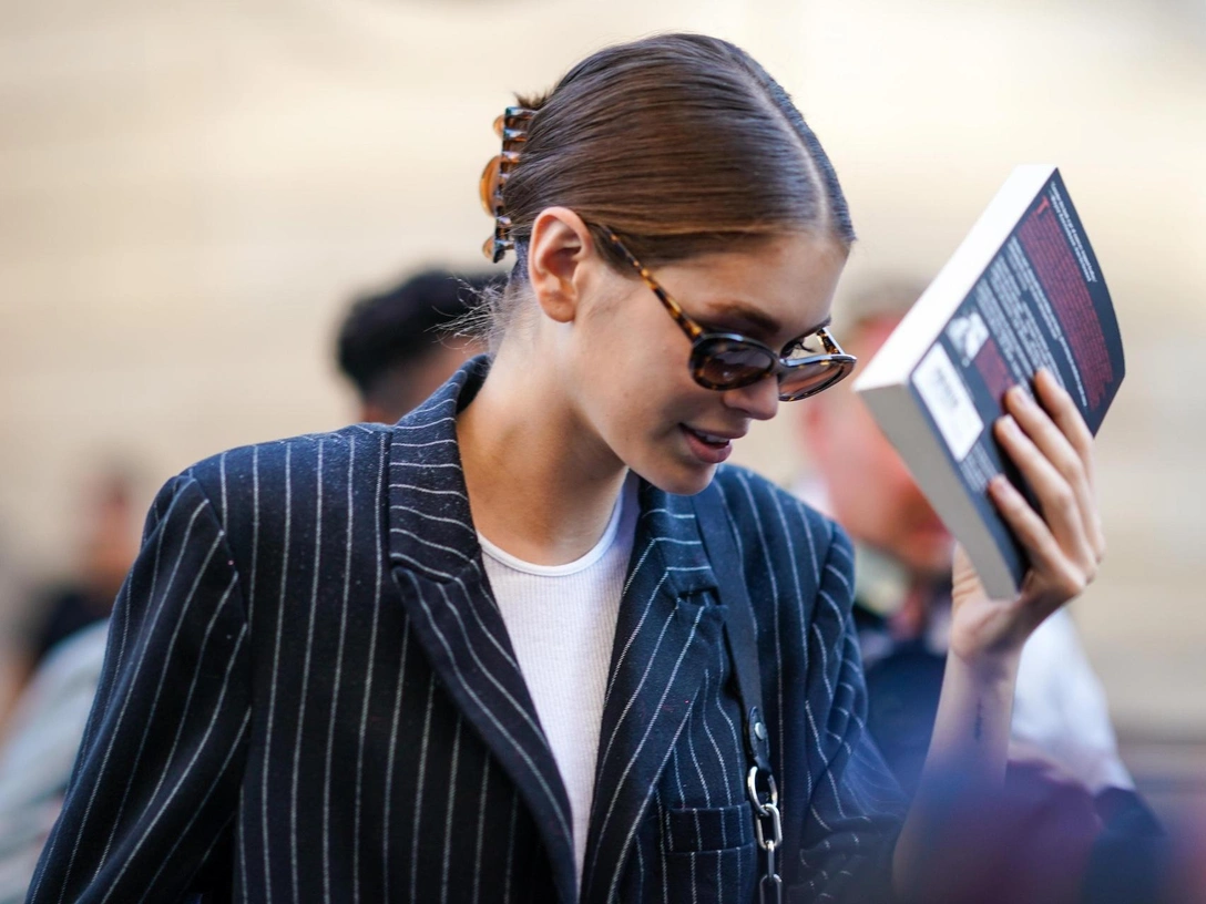 Почему быть умным снова модно | marieclaire.ru