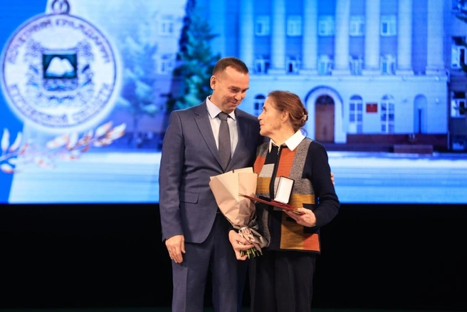 Дочь почетного гражданина Терентия Мальцева&nbsp;— Лидия, также стала почетным гражданином Курганской области | Источник: Пресс-служба губернатора Курганской области