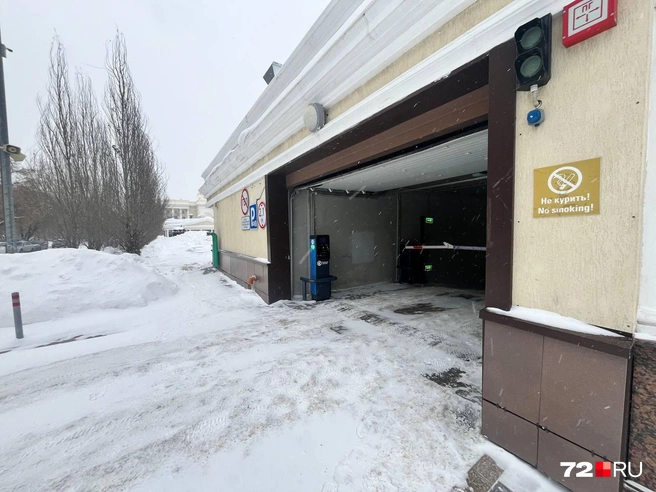 Остро проблема стояла, когда в городе был гололед. С наступлением оттепели ситуация рискует повториться | Источник: Анатолий Кузнецов / 72.RU
