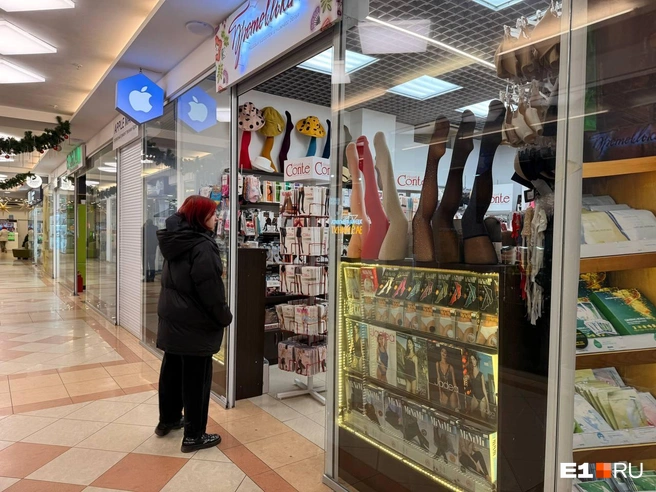 Продавцы привыкли, что покупателей в будни практически нет | Источник: Дарья Костомина / E1.RU