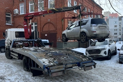 Три иномарки арестованы в Копейске за долги