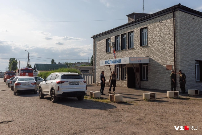Полиция Петрова Вала искала беглеца с автоматом сутками | Источник: Алексей Волхонский / V1.RU