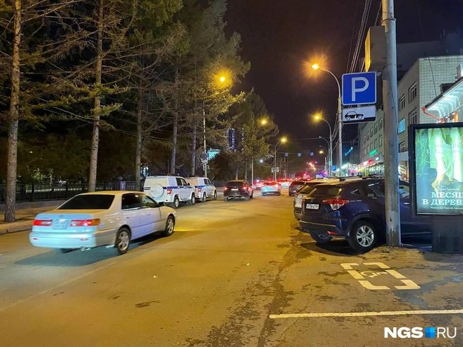 17 августа в сквере толпой избили парня | Источник: Александр Ощепков / NGS.RU