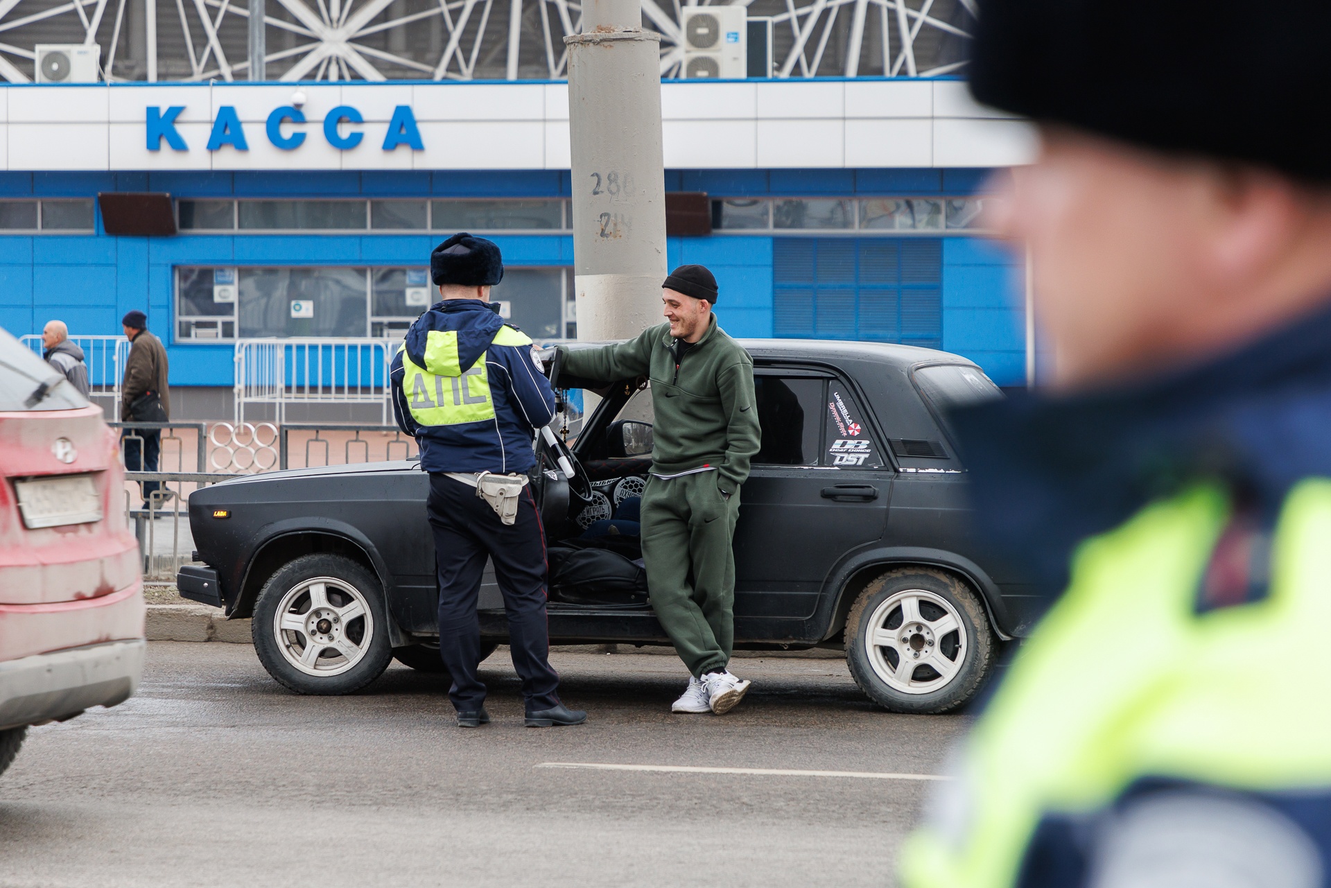 В Волгограде полиция устроила массовые облавы на дорогах, останавливая  машины с бородачами - 29 марта 2024 - V1.ру