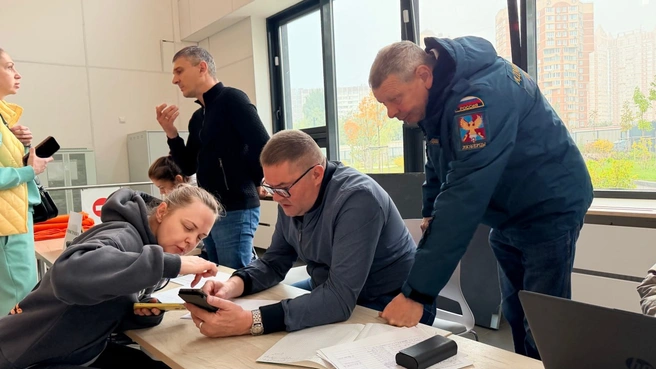 В школе развернули пункт размещения для жильцов пострадавшего дома | Источник: Владимир Волков | Люберцы / T.me