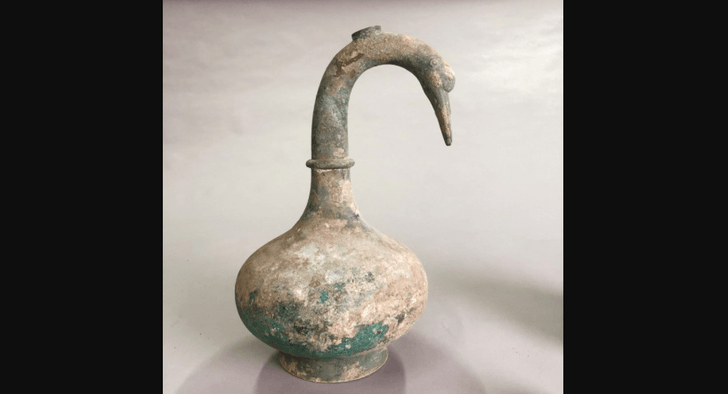 В Китае обнаружен древний кувшин с неизвестной жидкостью