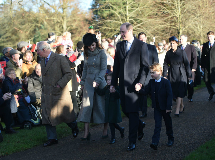 Королевская семья на рождественской службе в Сандрингеме: без Сассекских, но с принцем Эндрю