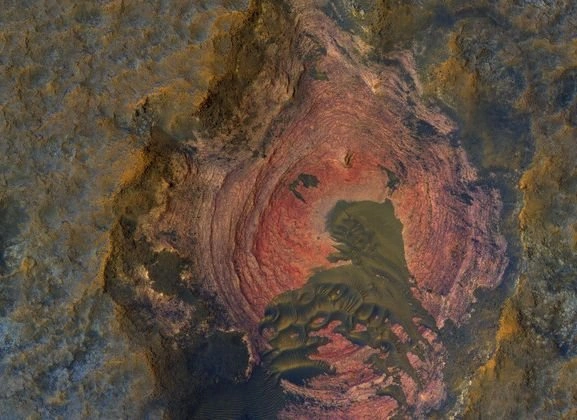 NASA опубликовало уникальный снимок поверхности Марса | ya62.ru