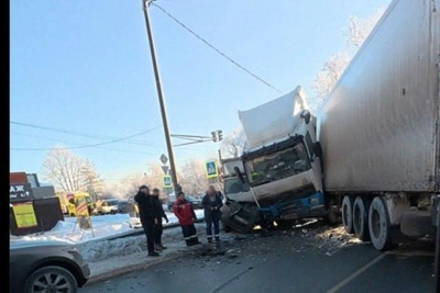 ДТП с фурой перекрыло Киевское шоссе в Ленобласти