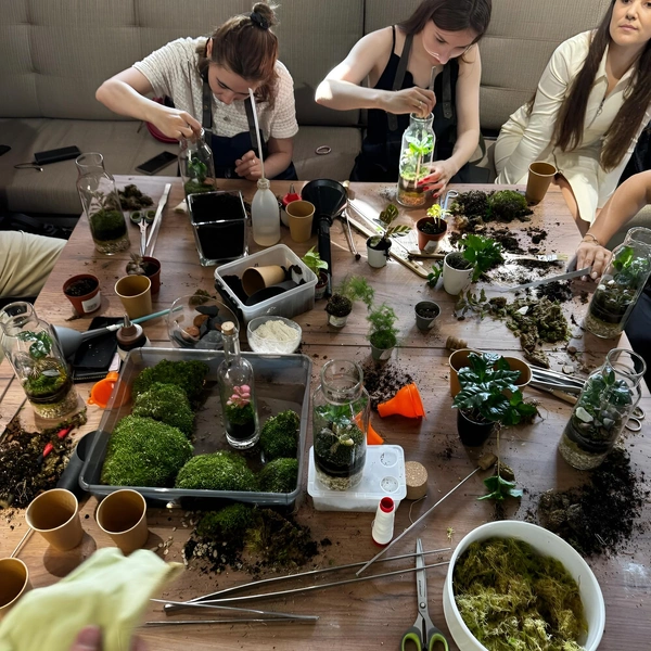 что подарить на день матери, что подарить маме на день матери, что можно подарить на день матери маме, что подарить дочке на день матери, что подарить жене на день матери, что подарить маме на день матери недорого, день матери, день матери 2025 | Источник: фото из архивов Flowwow