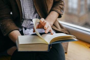 Лучшие книги по психологии в России в 2025 году: топ-20 по версии Psychologies.ru