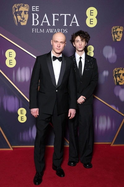 Юра Борисов и Марк Эйдельштейн на премии BAFTA-2025 | Источник: Getty Images