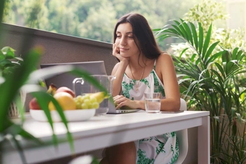 8 фильмов для тех, кто не готов прощаться с летом