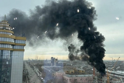 В Челябинске загорелся недостроенный жилой комплекс